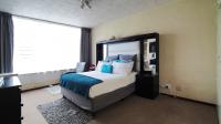 Main Bedroom - 28 square meters of property in Bramley Park