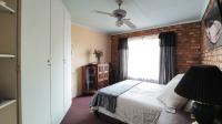 Bed Room 1 - 14 square meters of property in Heatherdale
