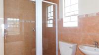 Main Bathroom - 4 square meters of property in Andeon