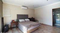 Main Bedroom - 27 square meters of property in Olympus