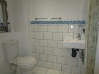 Main Bathroom - 5 square meters of property in Braamfontein