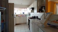 Kitchen - 9 square meters of property in Bloubosrand