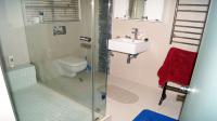 Main Bathroom - 7 square meters of property in Bulwer (Dbn)
