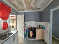 Kitchen of property in Scottsdene