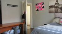 Bed Room 1 - 17 square meters of property in Rewlatch