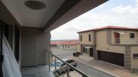 Balcony - 19 square meters of property in Sagewood