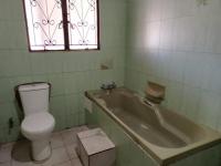 Bathroom 1 of property in Trenance Manor
