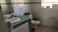 Bathroom 1 - 10 square meters of property in Mackenzie Park