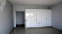 Bed Room 1 - 18 square meters of property in Umhlanga Ridge