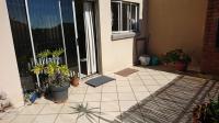 Patio - 20 square meters of property in Willowbrook