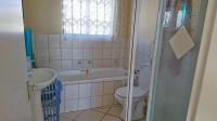 Main Bathroom - 6 square meters of property in Willowbrook