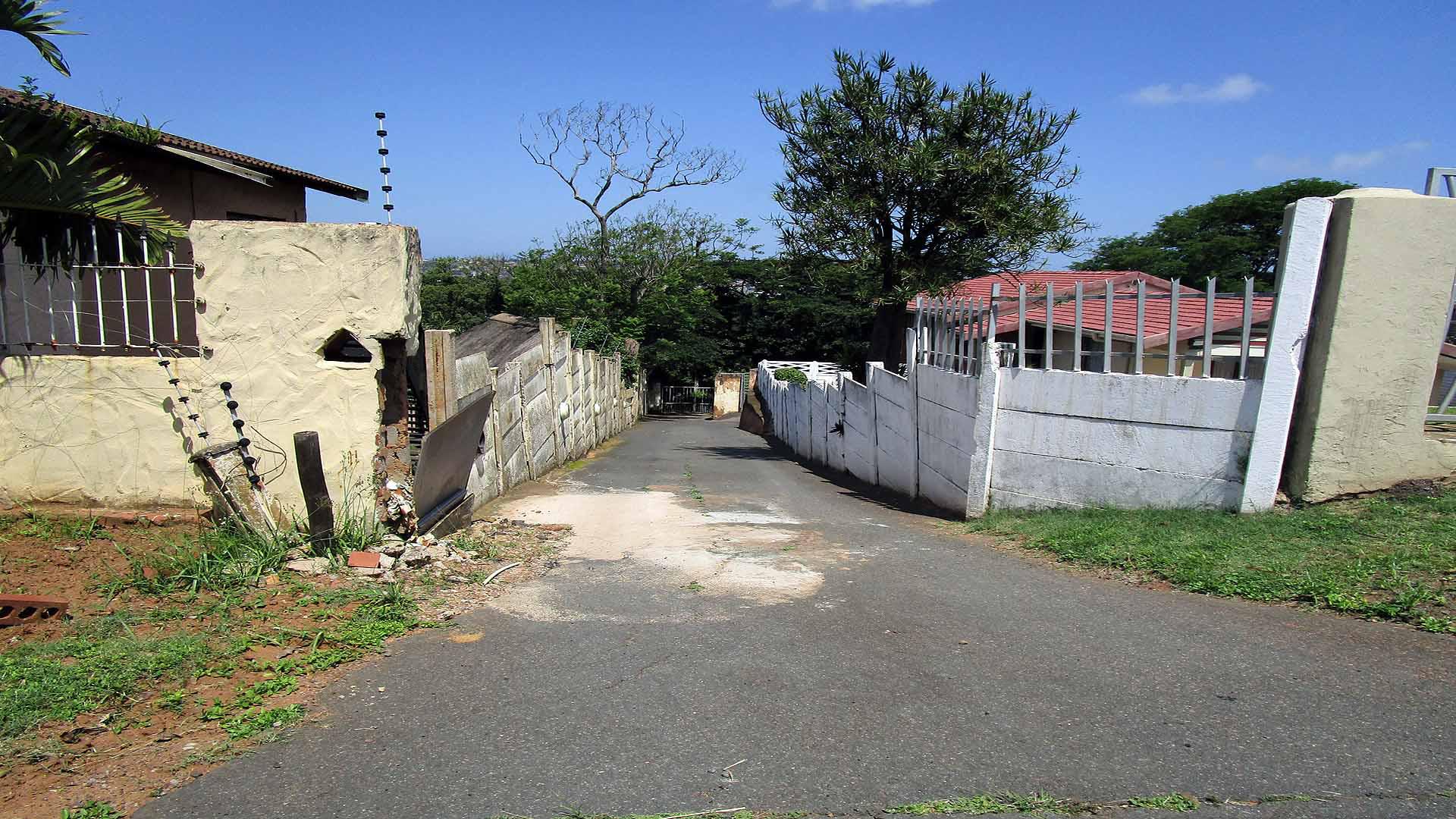 Front View of property in Montclair (Dbn)