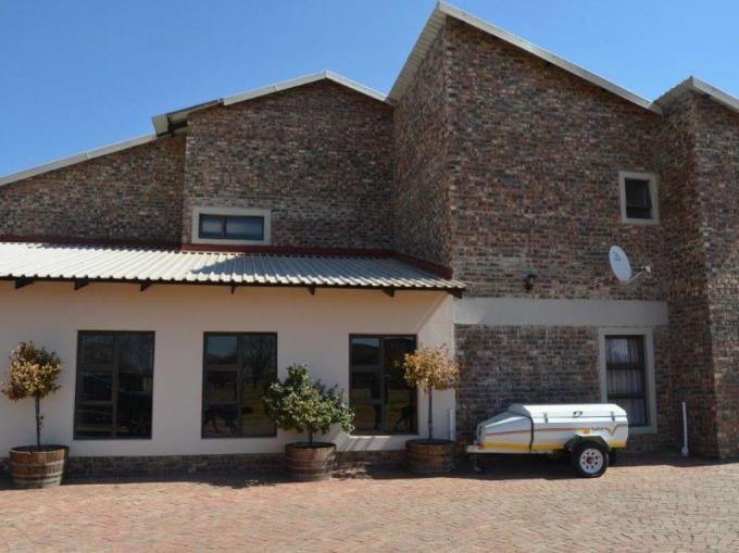 5 Bedroom House for Sale For Sale in Bloemfontein - MR327597