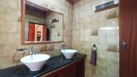 Main Bathroom - 7 square meters of property in Valhalla