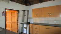 Kitchen - 25 square meters of property in Raslouw