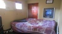 Bed Room 1 of property in Sundowner