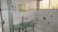 Bathroom 1 - 5 square meters of property in Dawnview