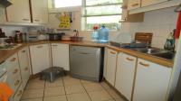 Kitchen - 8 square meters of property in The Gardens