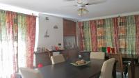 Dining Room - 25 square meters of property in Mondeor
