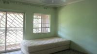 Bed Room 4 of property in Mondeor