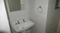 Bathroom 2 - 5 square meters of property in Bedfordview