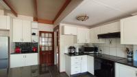 Kitchen - 22 square meters of property in Berario