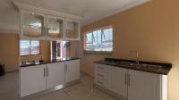 Kitchen - 21 square meters of property in Kookrus