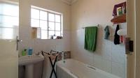 Bathroom 1 - 7 square meters of property in The Orchards