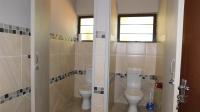 Bathroom 2 - 8 square meters of property in Knoppieslaagte
