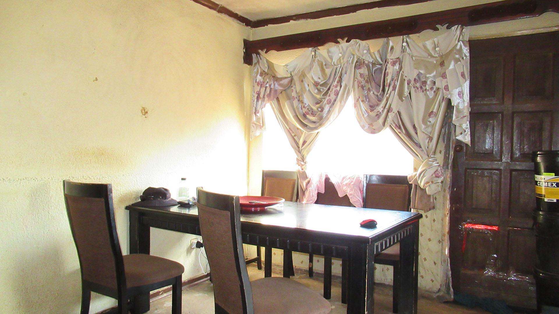 Dining Room - 13 square meters of property in Vosloorus
