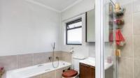 Main Bathroom of property in Beverley A.H.