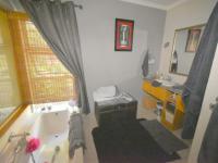 Bathroom 2 of property in Waterkloof Heights