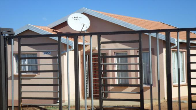 Standard Bank SIE Sale In Execution 2 Bedroom House for Sale in Krugersdorp - MR387853