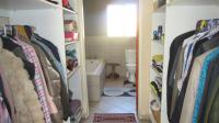 Main Bathroom - 5 square meters of property in Bedworth Park