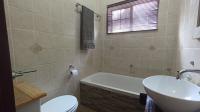 Bathroom 1 - 4 square meters of property in Newlands - JHB
