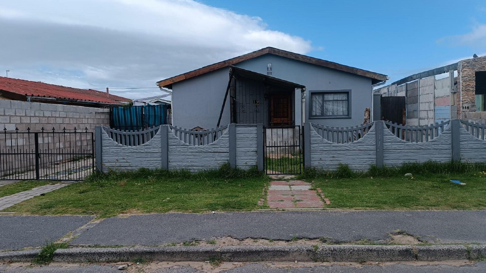 Front View of property in Matroosfontein
