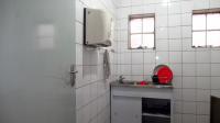 Kitchen - 6 square meters of property in Driehoek