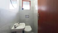 Guest Toilet - 3 square meters of property in Kosmos Ridge