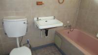 Bathroom 1 - 6 square meters of property in Symhurst