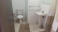 Bathroom 1 - 6 square meters of property in Wynberg - CPT