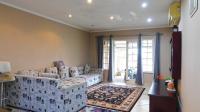 Lounges - 27 square meters of property in Escombe 