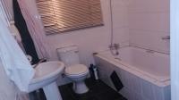 Bathroom 1 - 7 square meters of property in Ermelo