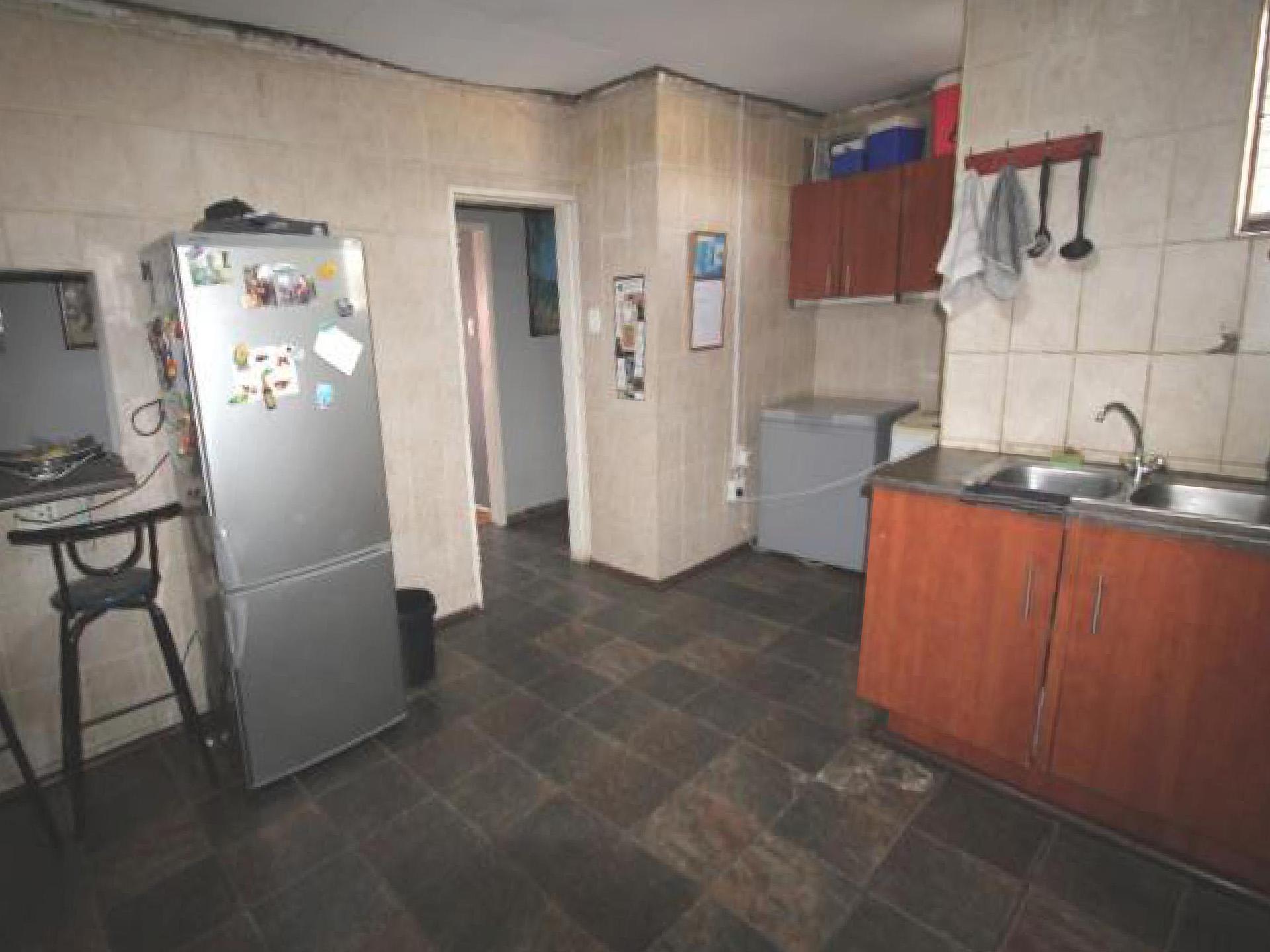 Kitchen of property in Booysens