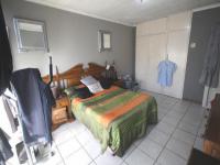 Bed Room 1 of property in Booysens