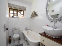 Bathroom 1 - 5 square meters of property in Clifton Park