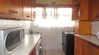 Kitchen - 8 square meters of property in Windsor East