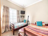 Bed Room 2 - 14 square meters of property in Buccleuch