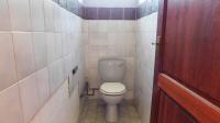 Bathroom 1 - 6 square meters of property in Essenwood