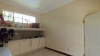 Kitchen - 29 square meters of property in Parkmore