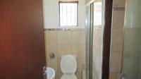 Bathroom 1 - 5 square meters of property in Bedworth Park